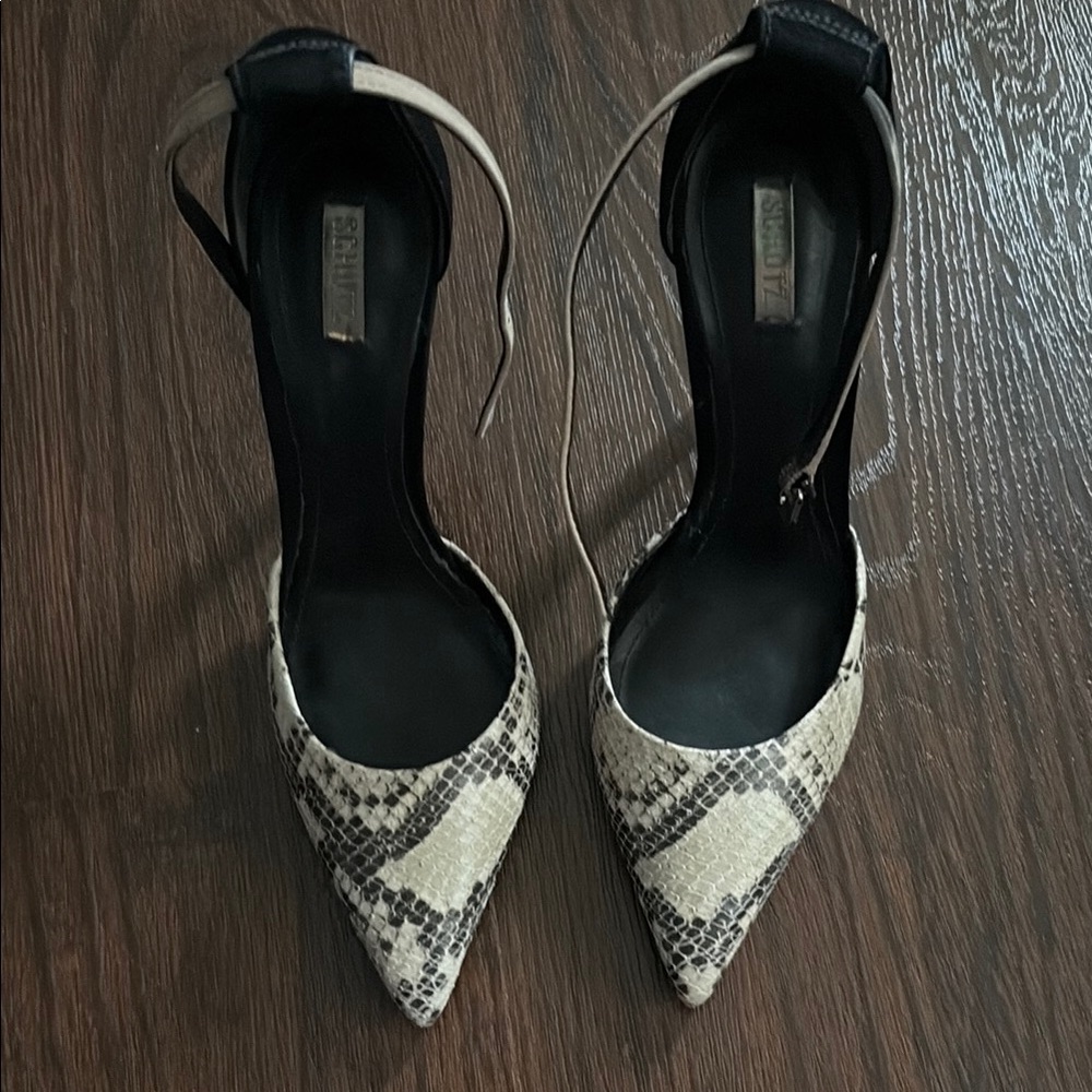 Elegant Snakeskin Patterned Women's Shoes